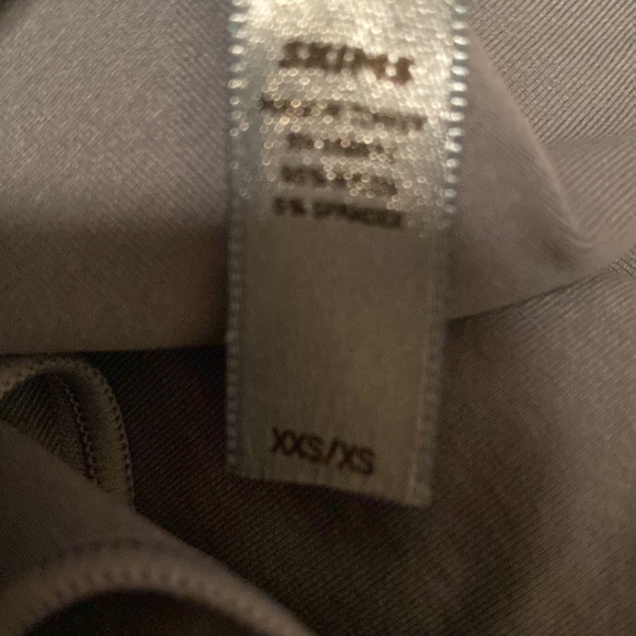 SKIMS Essential Mock Neck Sleeveless Bodysuit NWOT - Picture 4 of 4